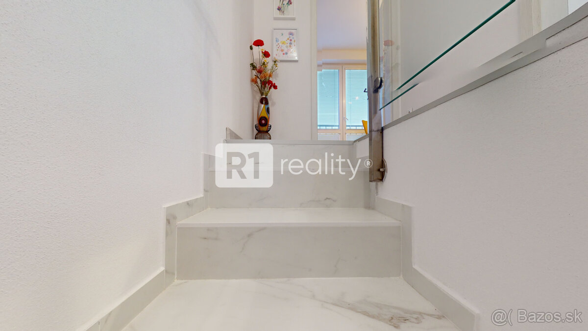 Dvojdom "SpA 24" /2 x 4 izbové byty s vlastným pozemkom/dv - 17