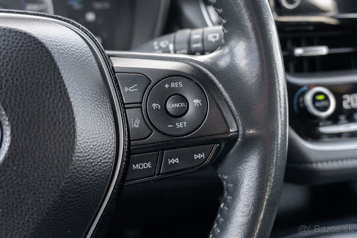 Toyota Corolla Combi 1.8 Hybrid - 17