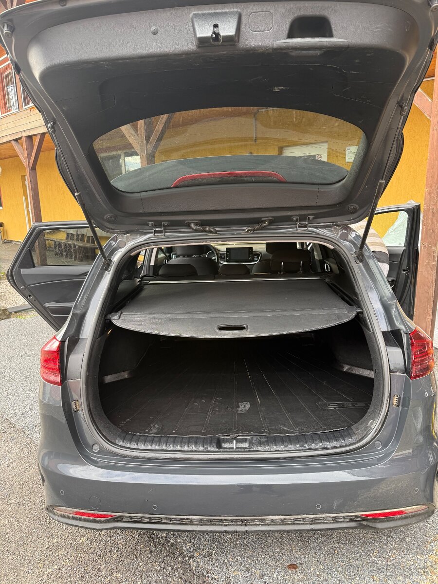 Kia ceed sw gold - 17