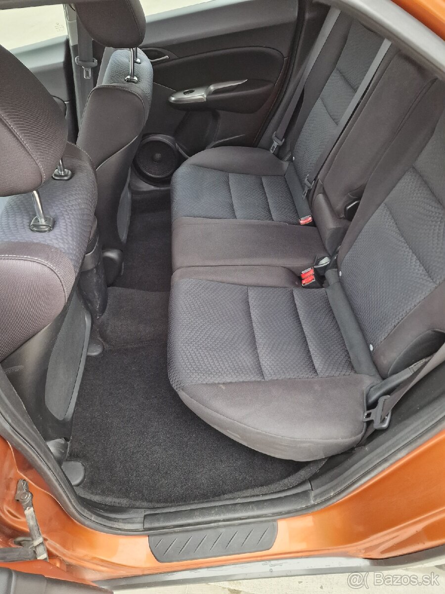 Honda Civic 5D SPORT 1.8 I-VTEC BENZÍN
I-Vtec - 17