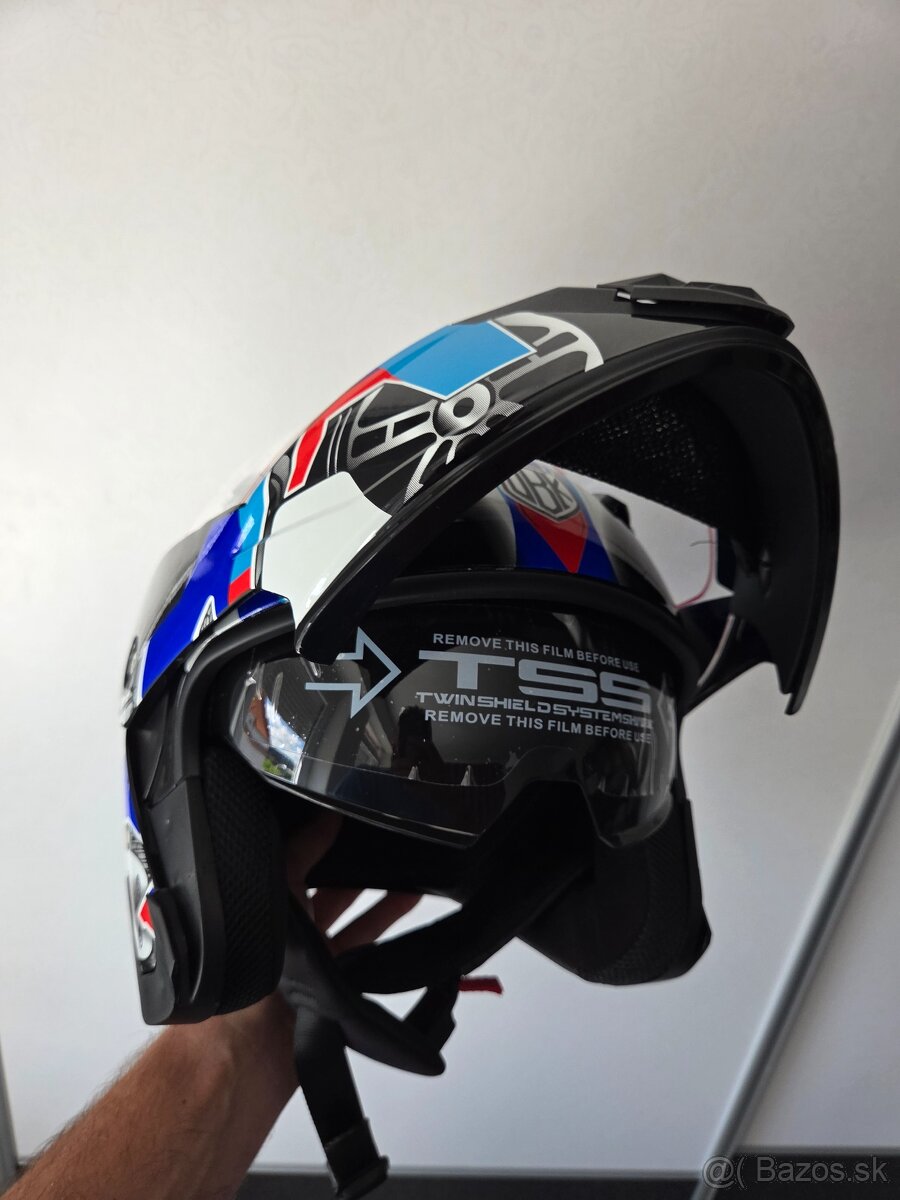 Predám motorkarskú prilbu - 17