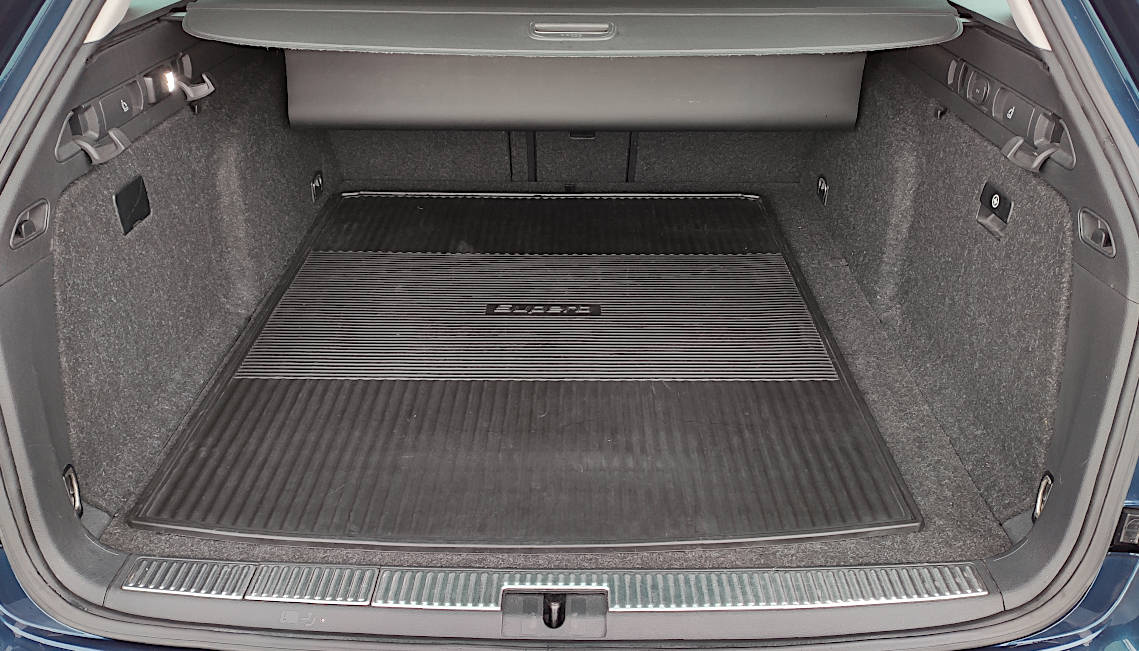 Škoda Superb IV kombi PHEV L&K - 17