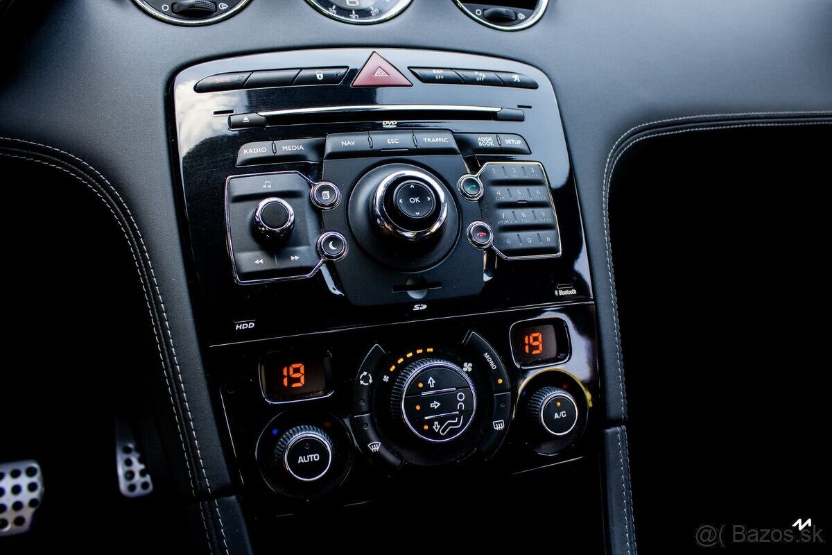 Peugeot RCZ 1.6 THP 200k - 17