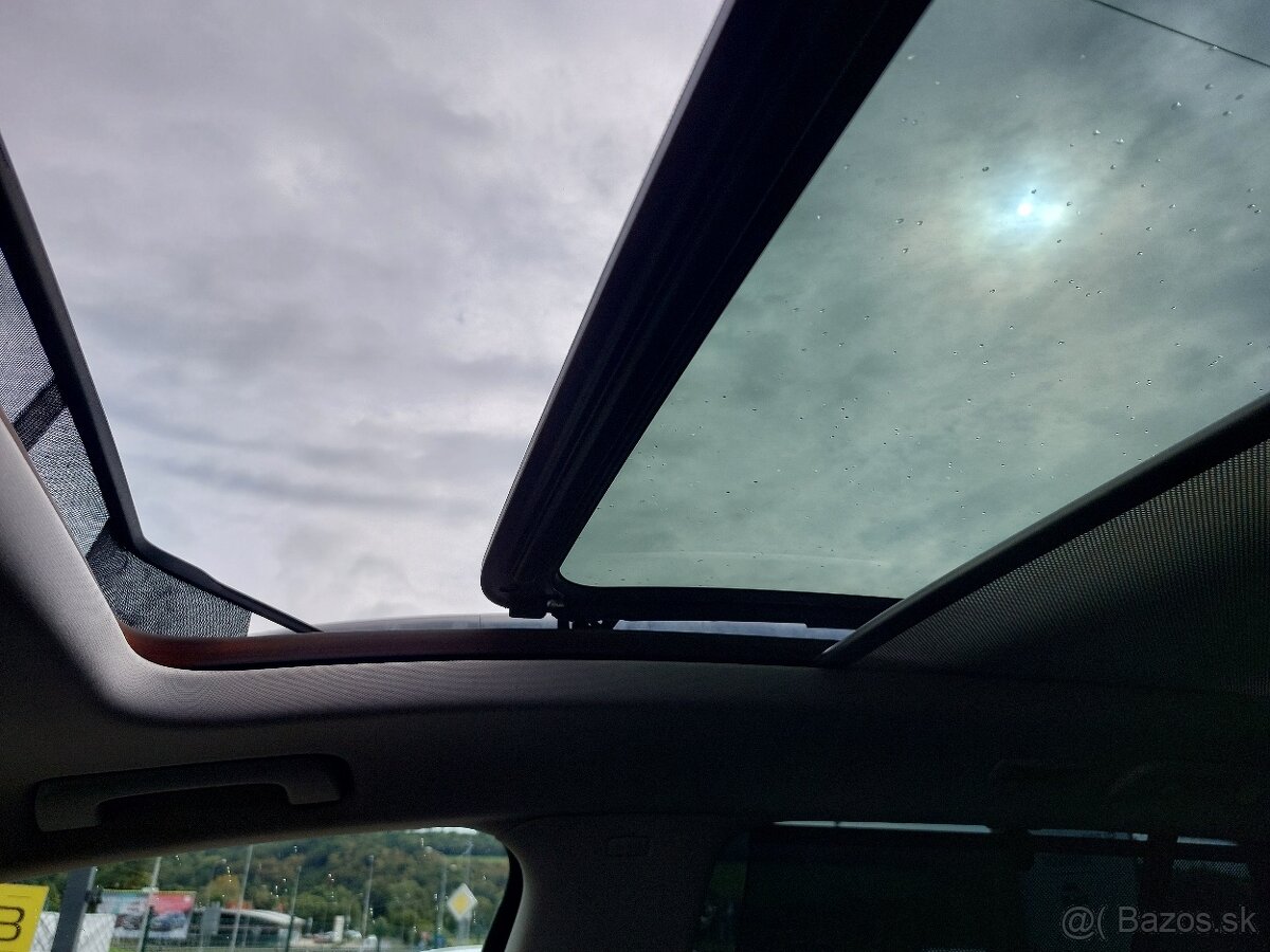 Škoda Superb Combi 1.6 TDI CR DPF Ambition - 17