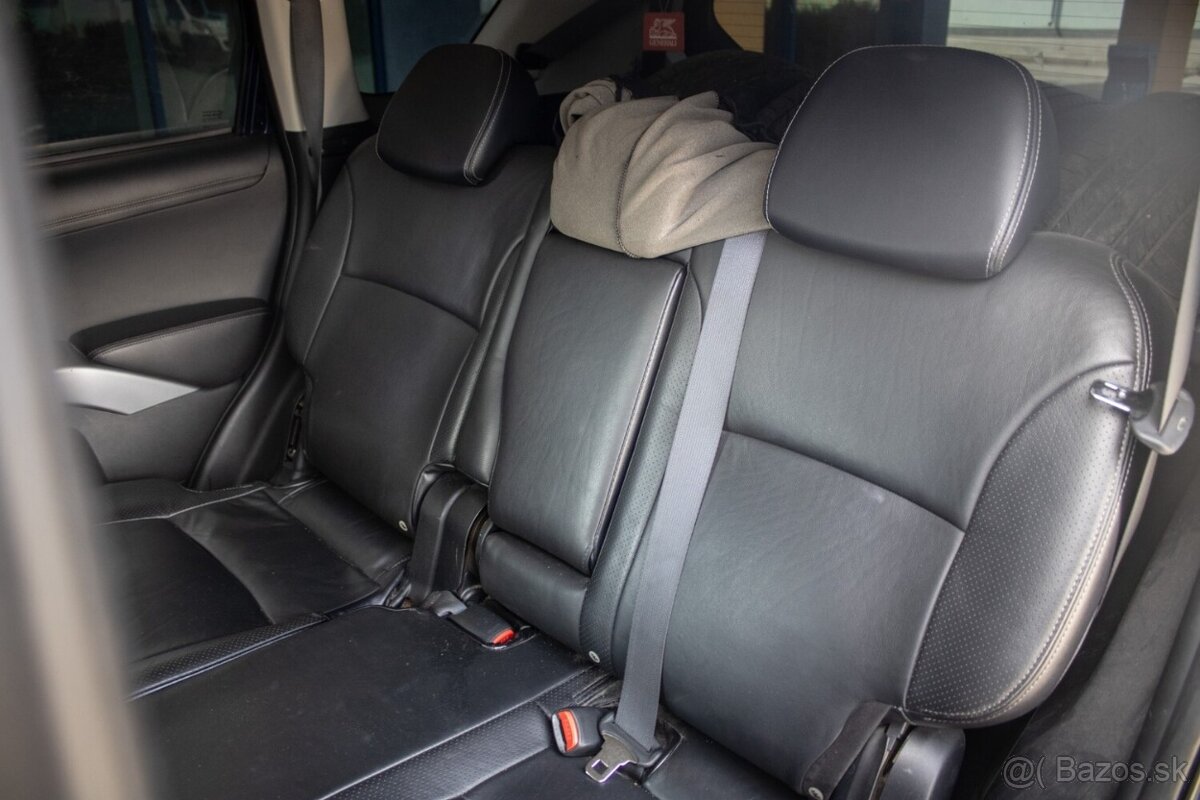 Mitsubishi Outlander 2.2 DI-D TC-SST - 17