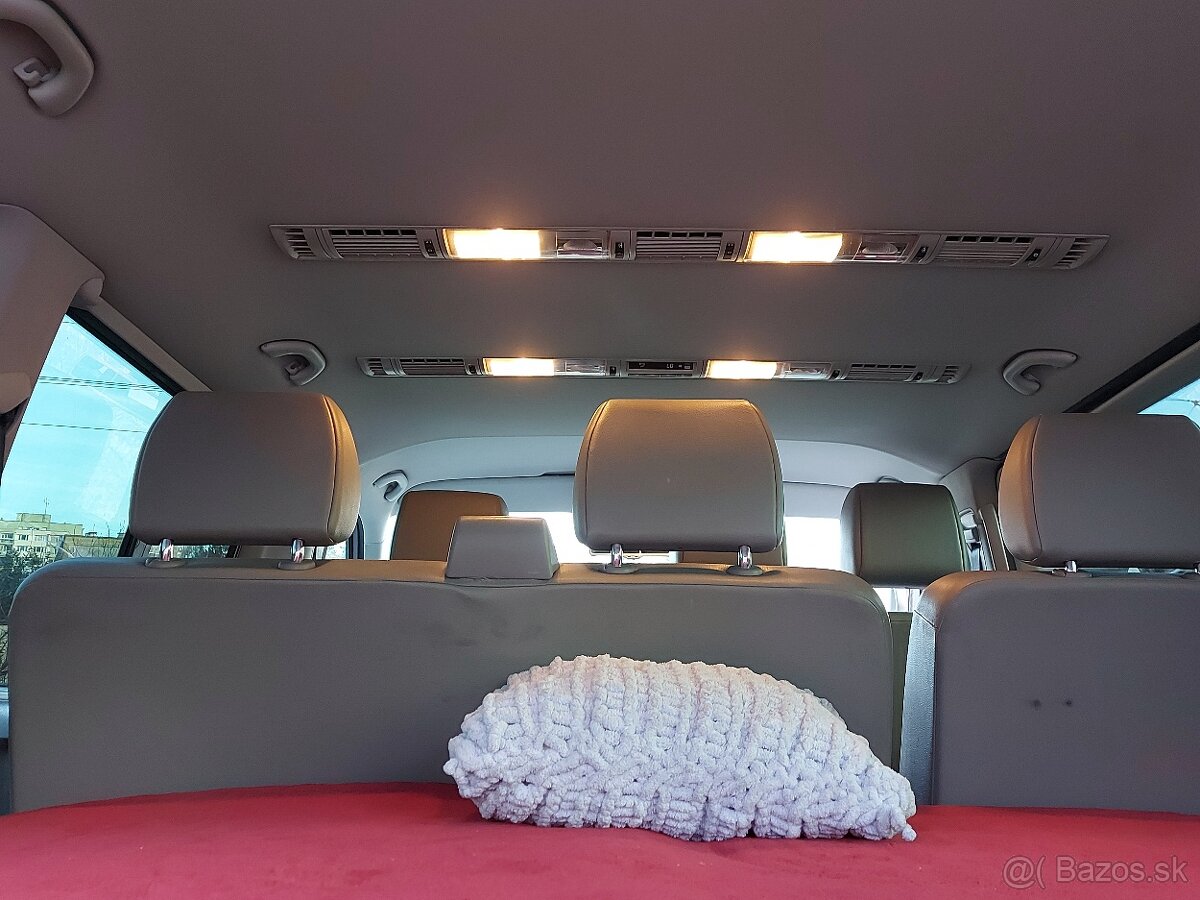 Volkswagen Caravelle 2.0 TDI LR Comfortline 4Motion, 9 miest - 17