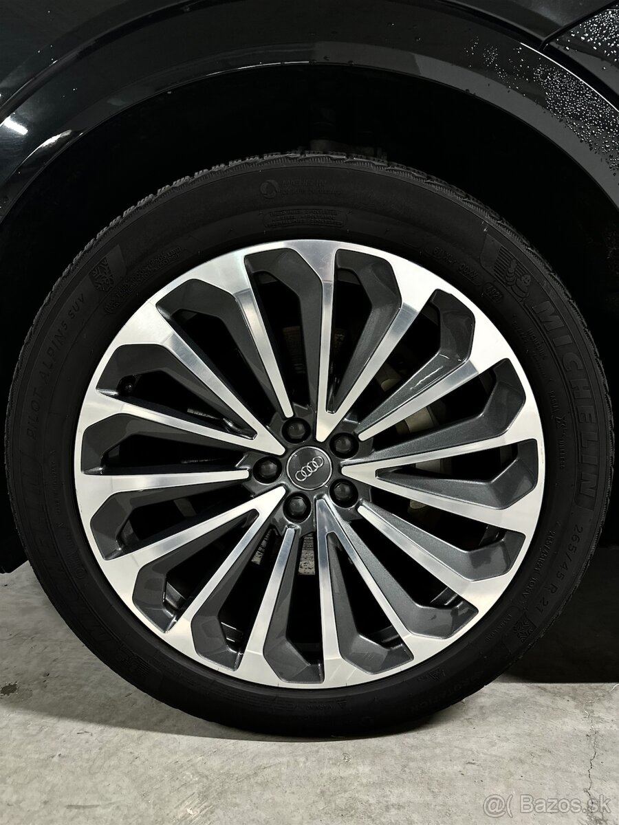 AUDI E-TRON 55 QUATTRO DPH ZÁRUKA - 17