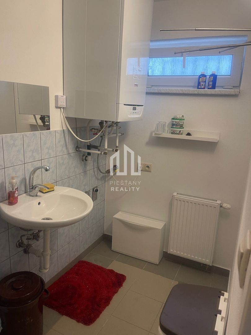 Na prenájom 2-izbový byt v dome takmer v centre, Piešťany - 17
