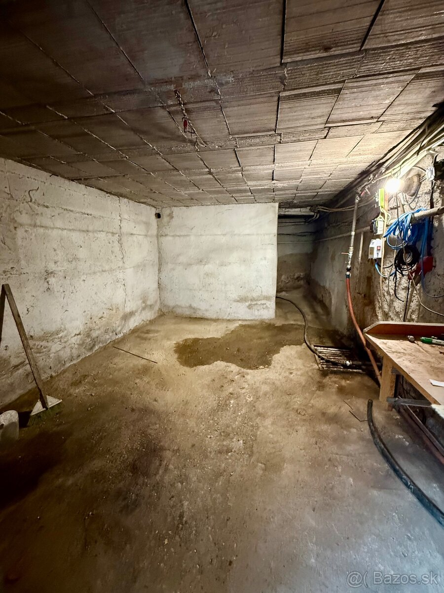 Na predaj penzion s rodinným domom v Štúrove - 17