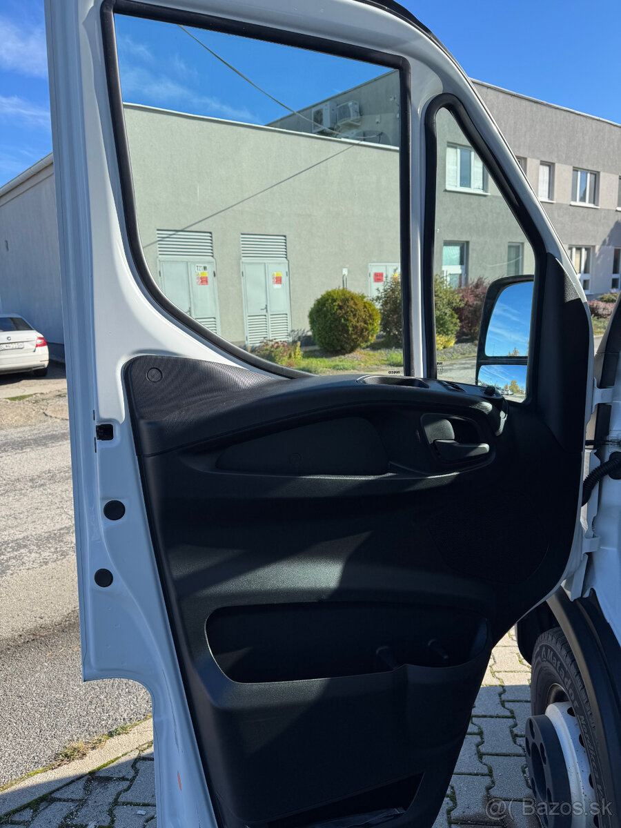 Iveco Daily 70C18 - 17