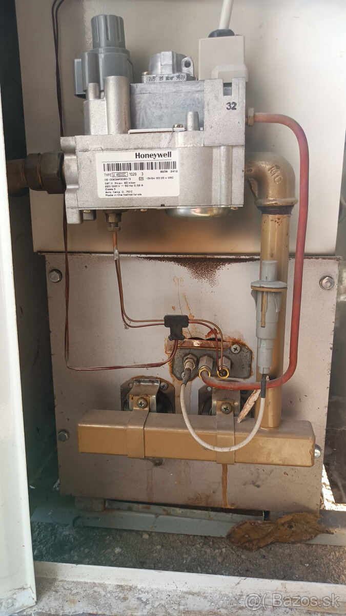 Plynový liatinový kotol, čerpadlo, expanzná tlaková nádoba - 17