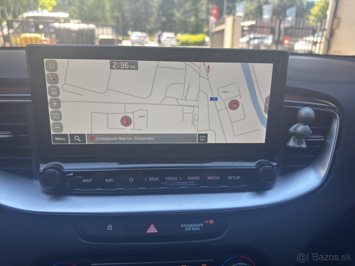 Kia XCEED 1,5 T-GDi M6 GOLD 103kW/140k - 17