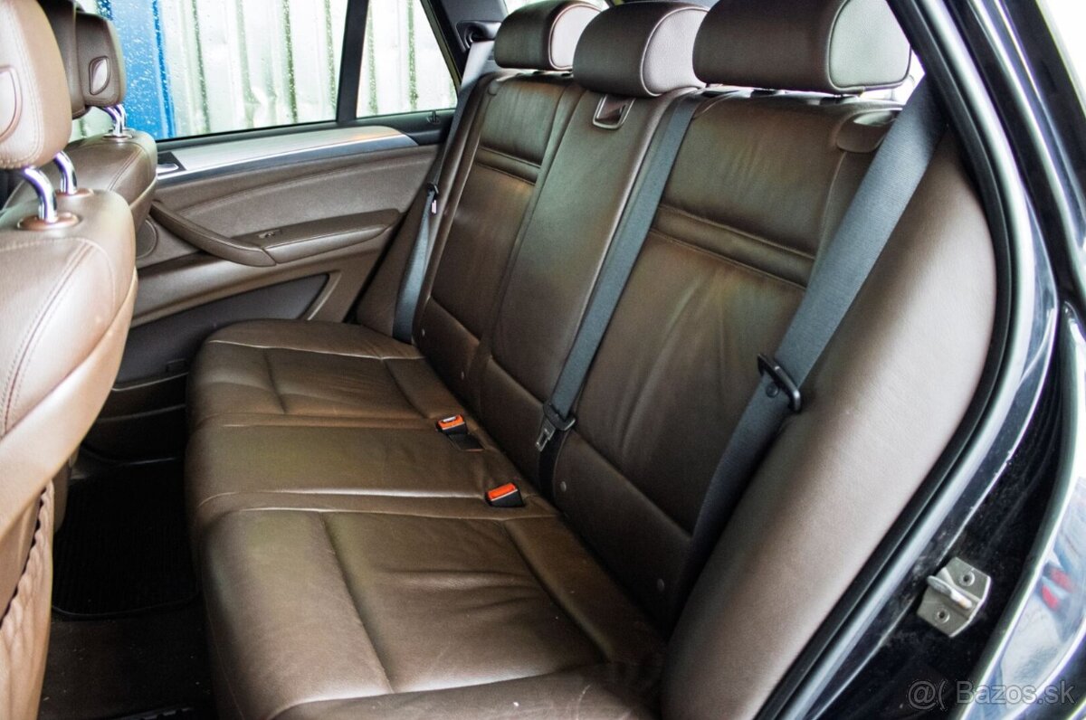 BMW X5 xDrive30d M packet 180kW AT8 - 17