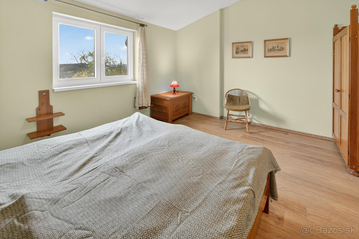 Na predaj priestranná 5-izbová chata s rozľahlým ovocným sad - 17