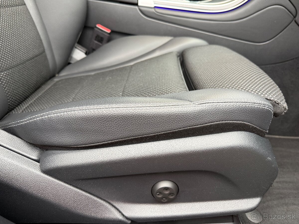 Mercedes-Benz GLC SUV 220 d 4MATIC A/T - 17