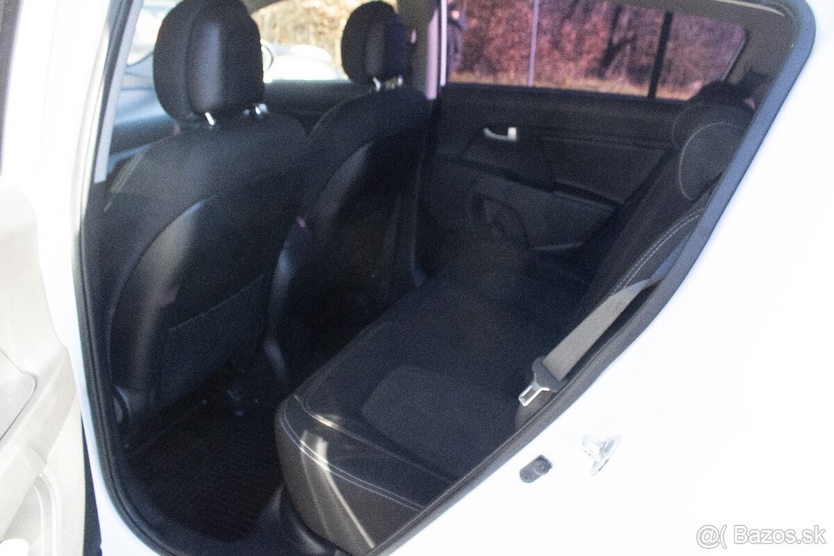 Kia Sportage 1.6 GDI, 99kW (2014) - 17