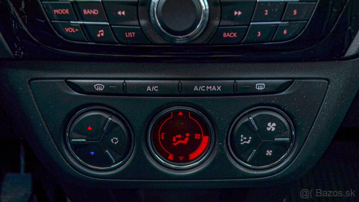 Peugeot 301 1.2 PureTech Allure - 17