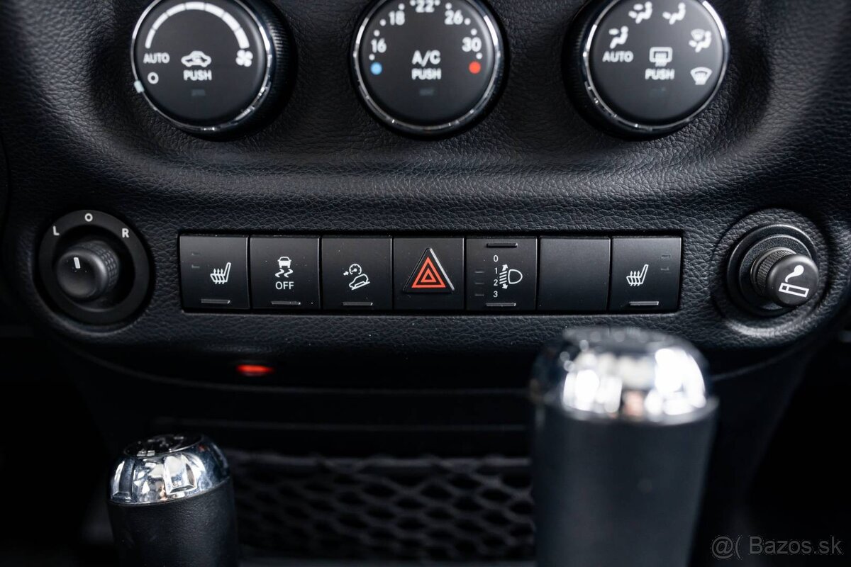 Jeep Wrangler 2.8 CRD Polar A/T - 17