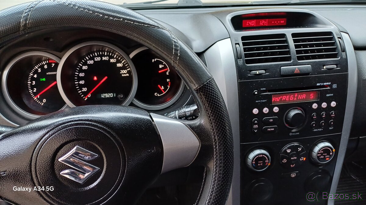 Suzuki grand vitara 1.6 benzín 3.dverova 4x4model 2009tažne - 17