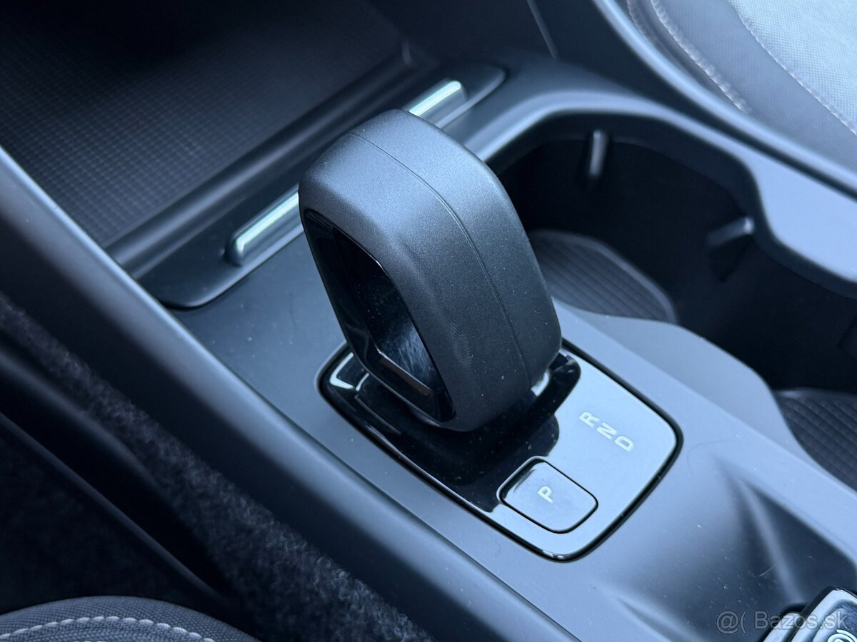 Volvo XC40 1.5 T3 A/T V ZÁRUKE - 17