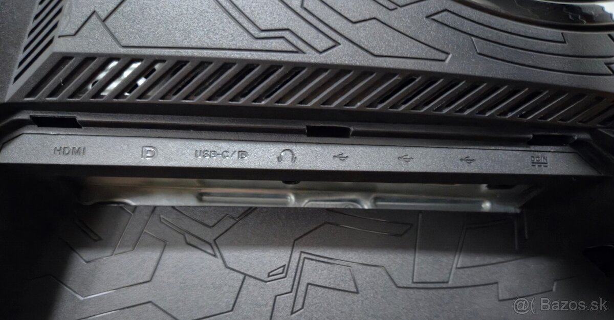 32" - ASUS ROG Strix XG32VC - 17