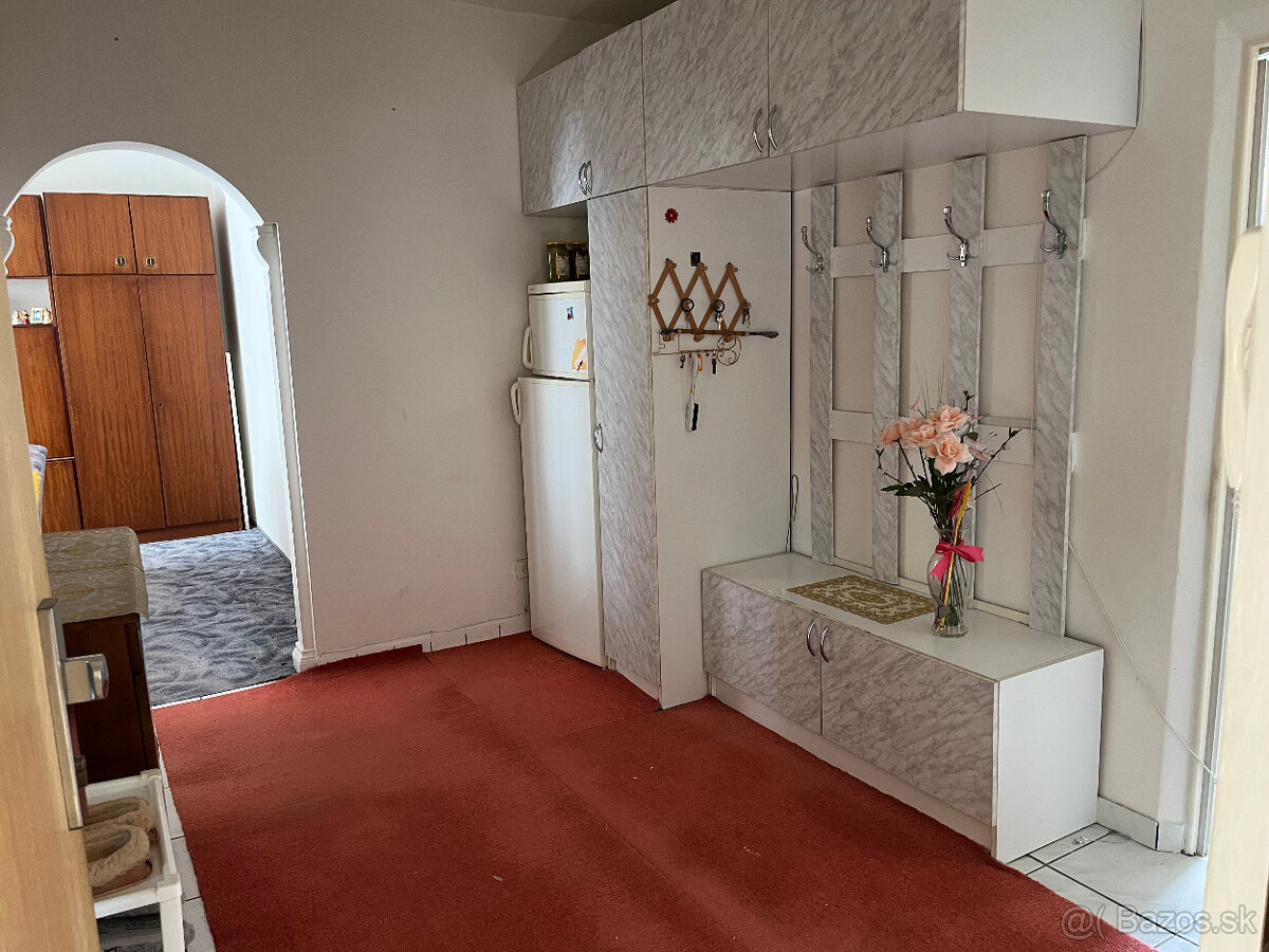 Priestranný a slnečný trojizbový byt na Dolinkách, Detva - 17