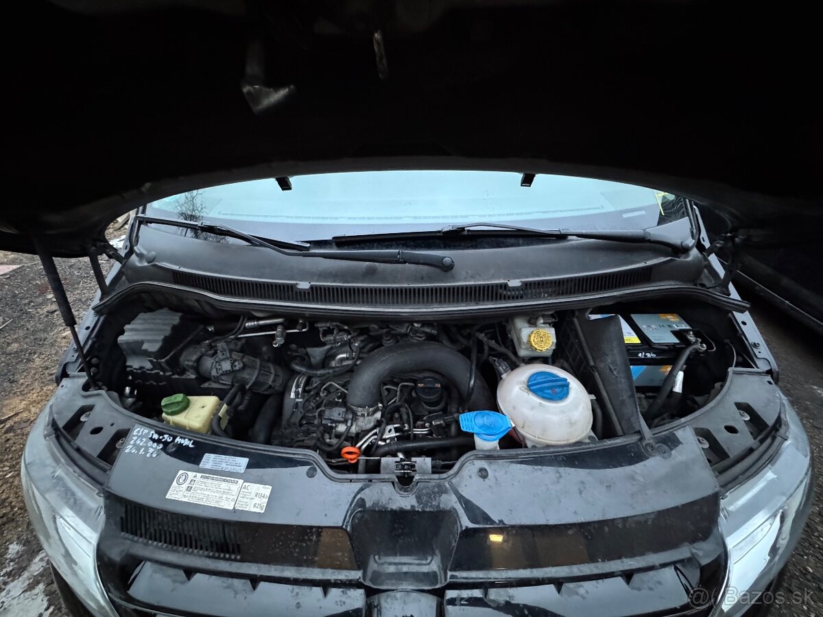 VW T5 2.0 TDI CARAVELLE LONG DSG 9míst - 17