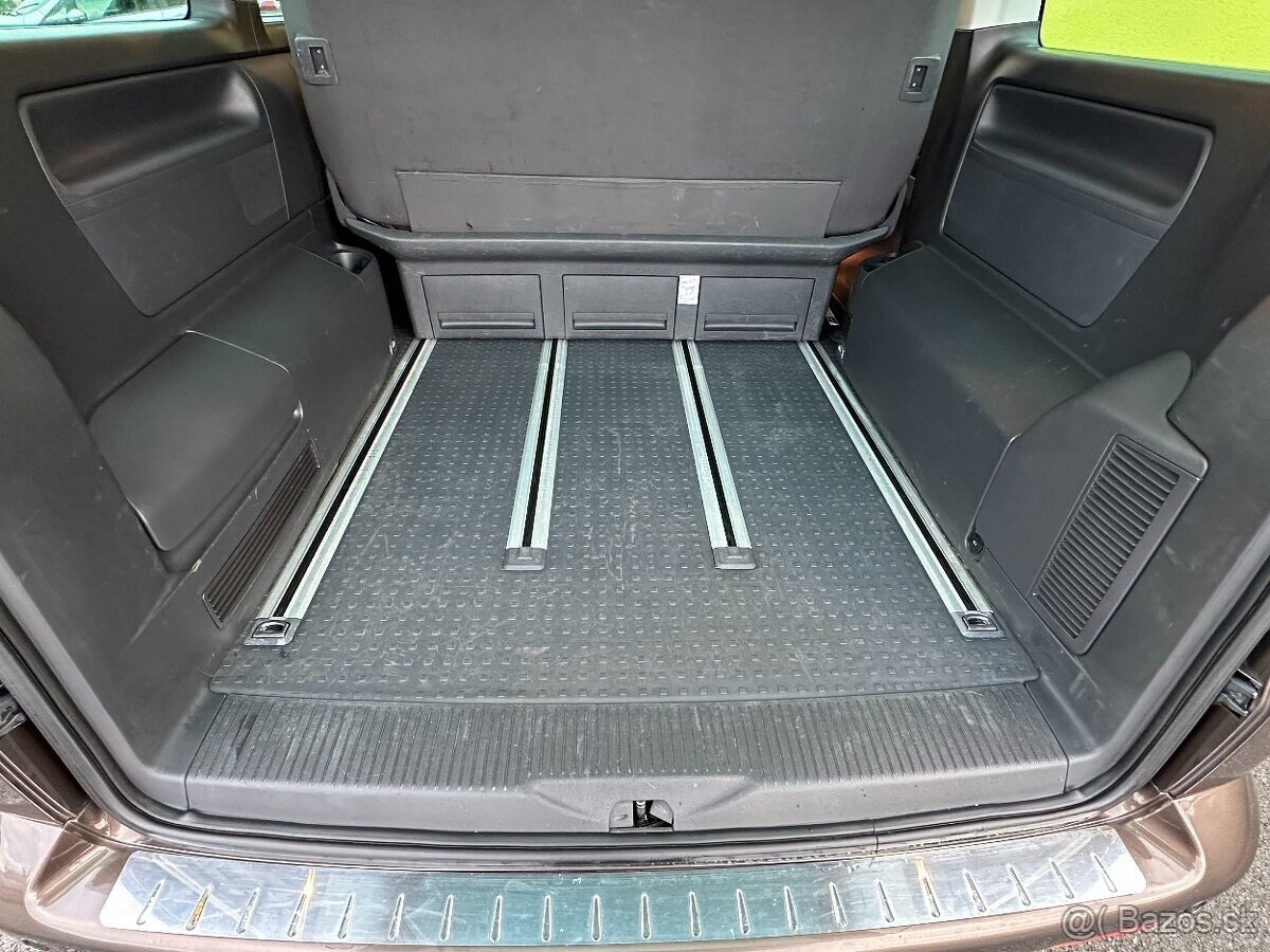 Volkswagen Multivan MULTIVAN 2.0TDI/103kW / 7.Míst r.v.2009 - 17