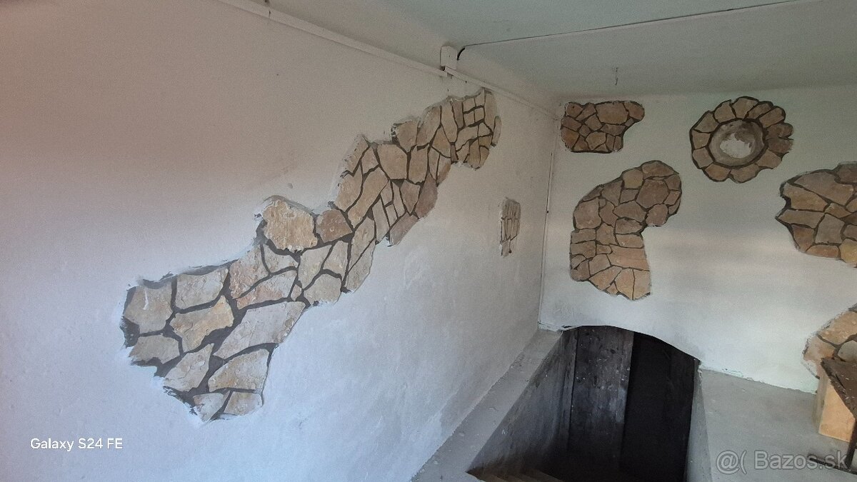 Chatka neďaleko Hrona v krásnej prírode - 17