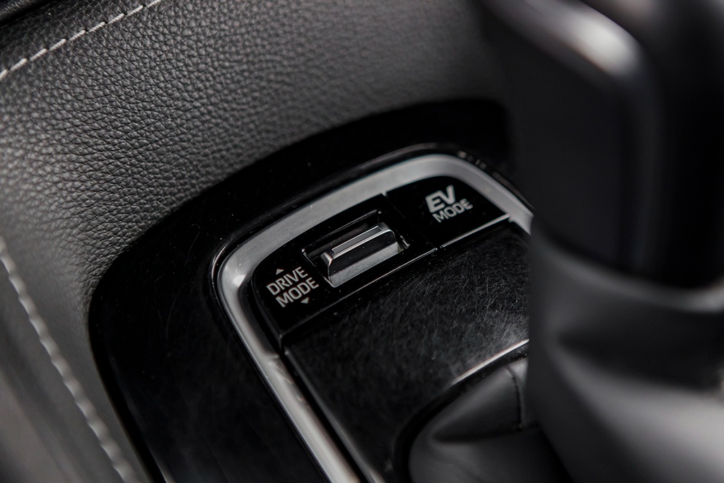 Toyota Corolla Combi 1.8 Hybrid 72kW e-CVT Executive 05/2021 - 17