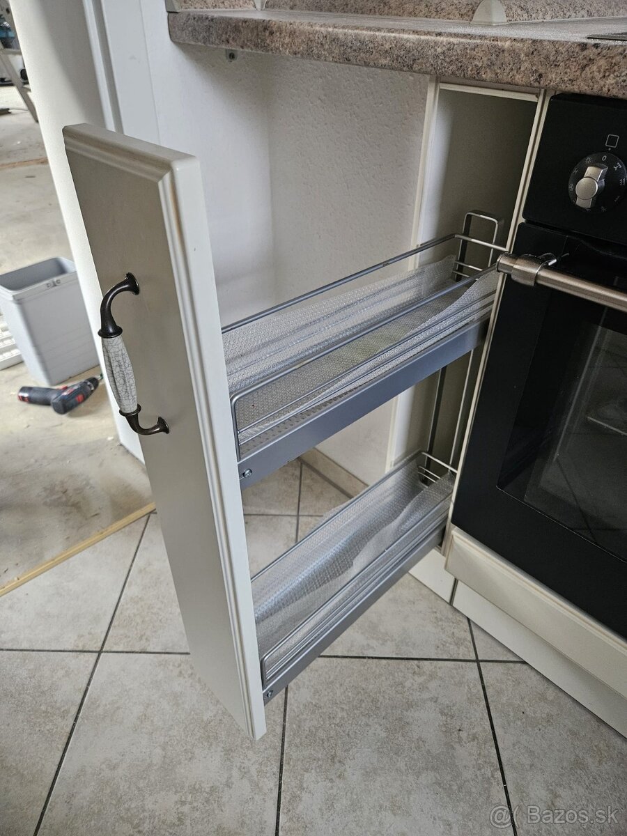 Moderná kuchynská linka so spotrebičmi - 17