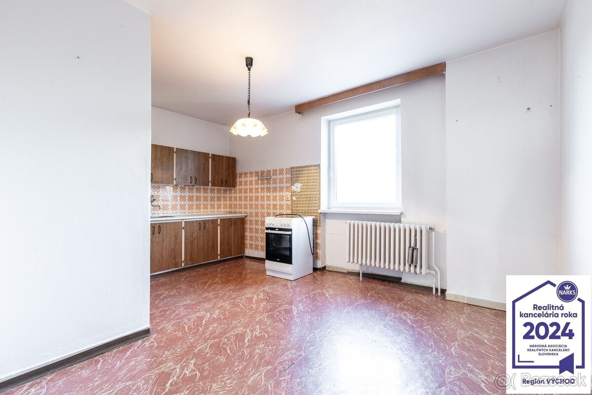 5 izbový rodinný dom, Košice–Západ, Terasa - 17