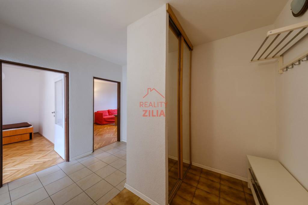 Predaj priestranného 2i. bytu v obľúbenej lokalite Chrenová– - 17