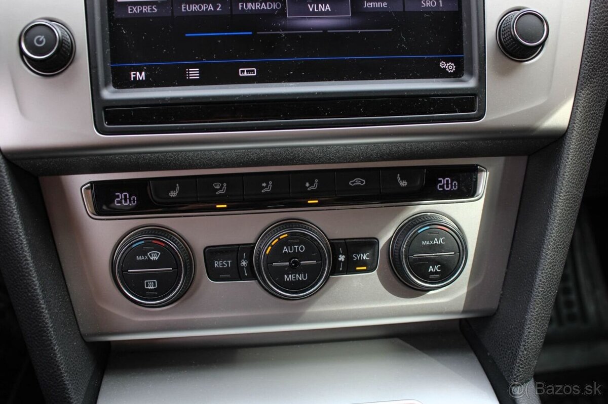 Volkswagen Passat Variant 2.0 TDI Highline DSG - 17