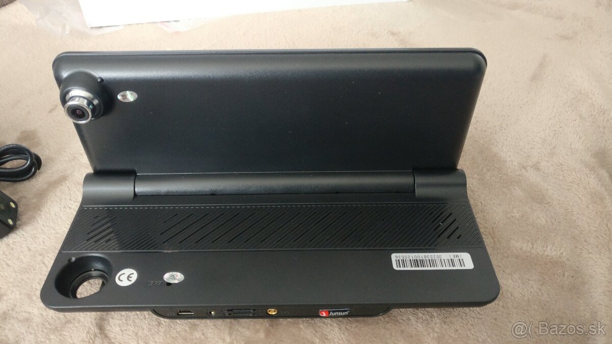 Centrálna multimedialna konzola do auta - 17