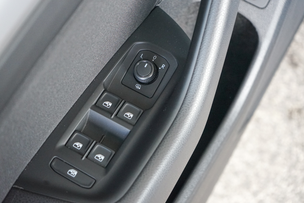 34-VOLKSWAGEN Passat, 2018,nafta,2.0TDI Comfortline,110kW - 17