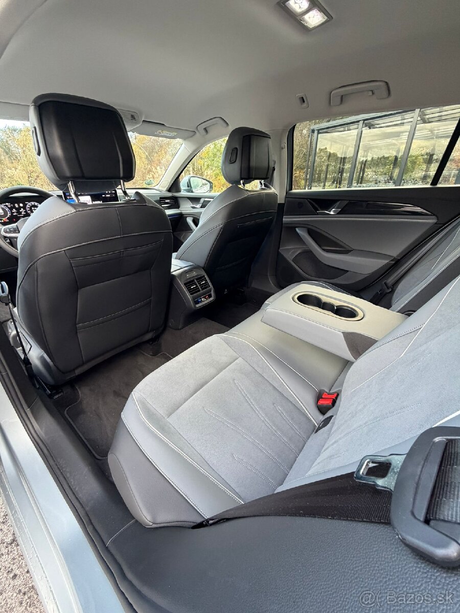 Volkswagen Passat Variant Elegance 1.5 TSI eHybrid DS6 - 17