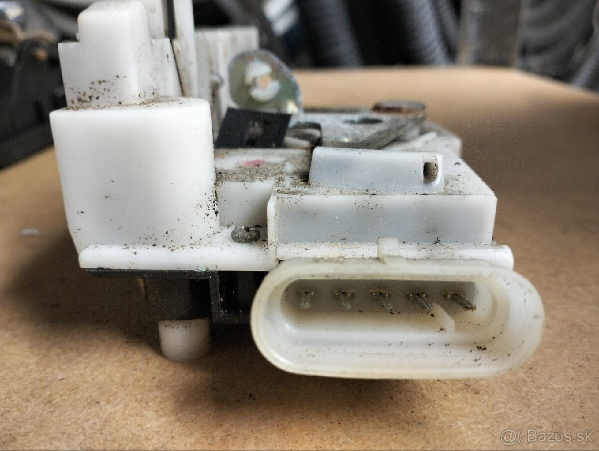 Predám náhradné diely na alfu Romeo 166 2.0 6V turbo - 17