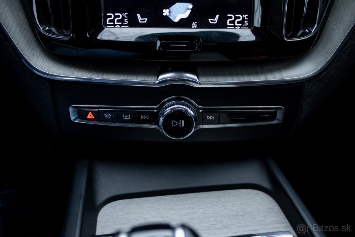 Volvo XC60 D4 Inscription A/T 2019 - 17