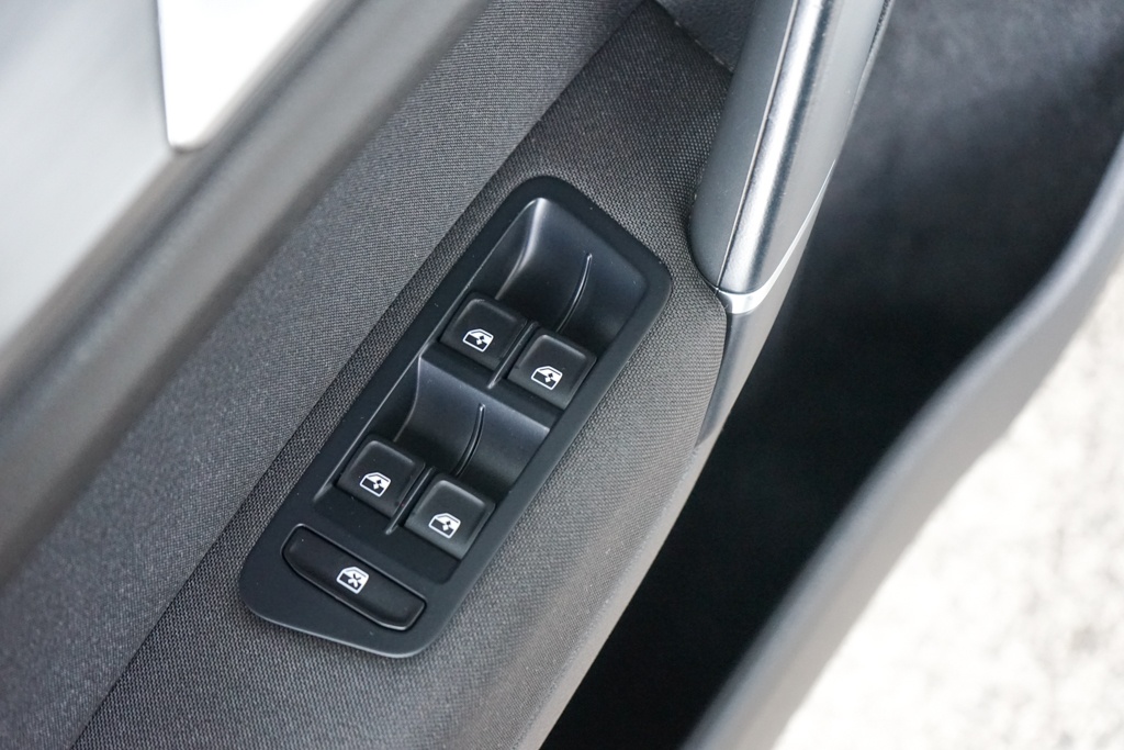 26-Volkswagen, Golf, 2018, nafta, 1.6 TDI Comfortline,85kw - 17