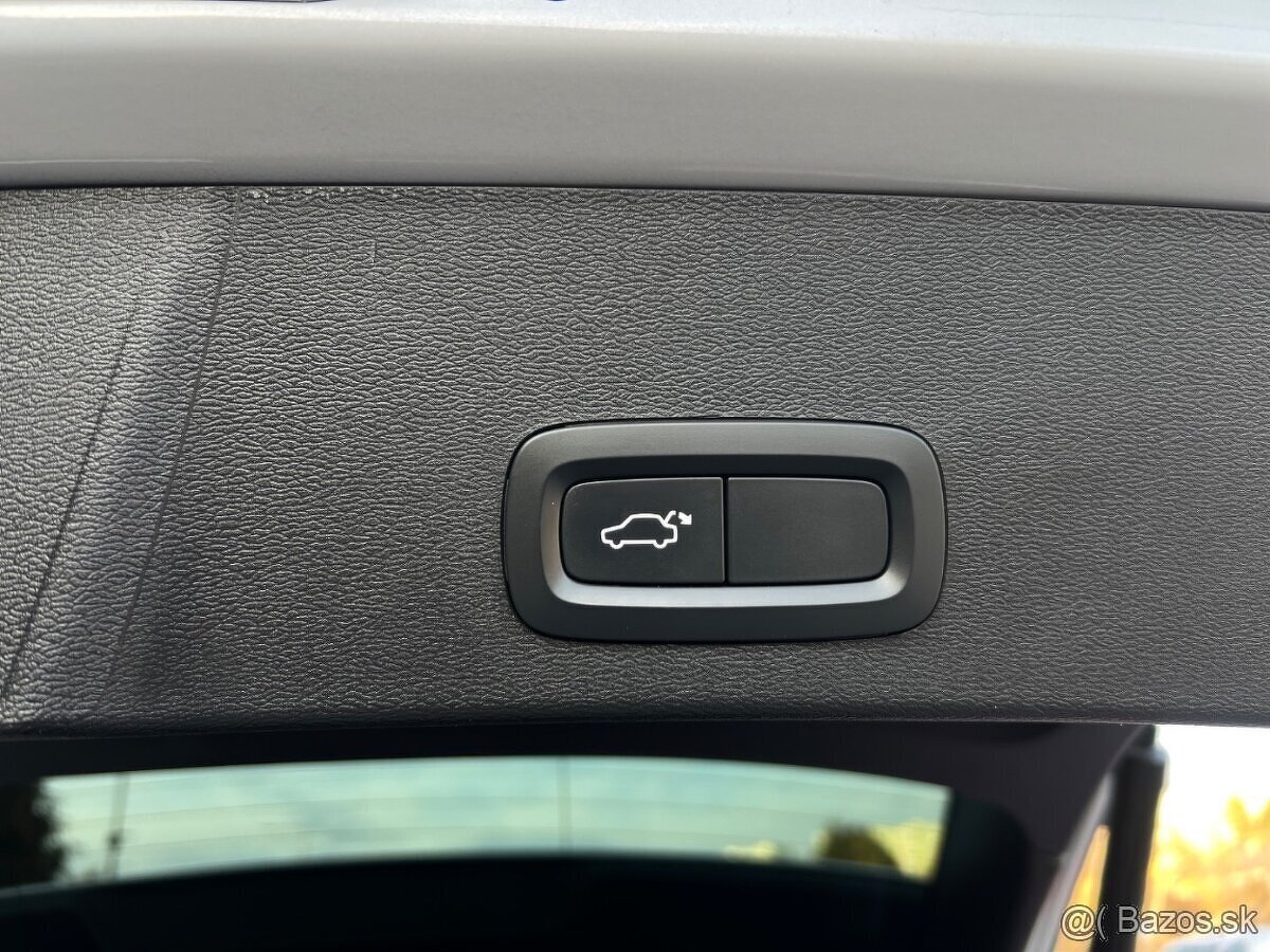 Volvo XC40 D3 Momentum AWD A/T - 17