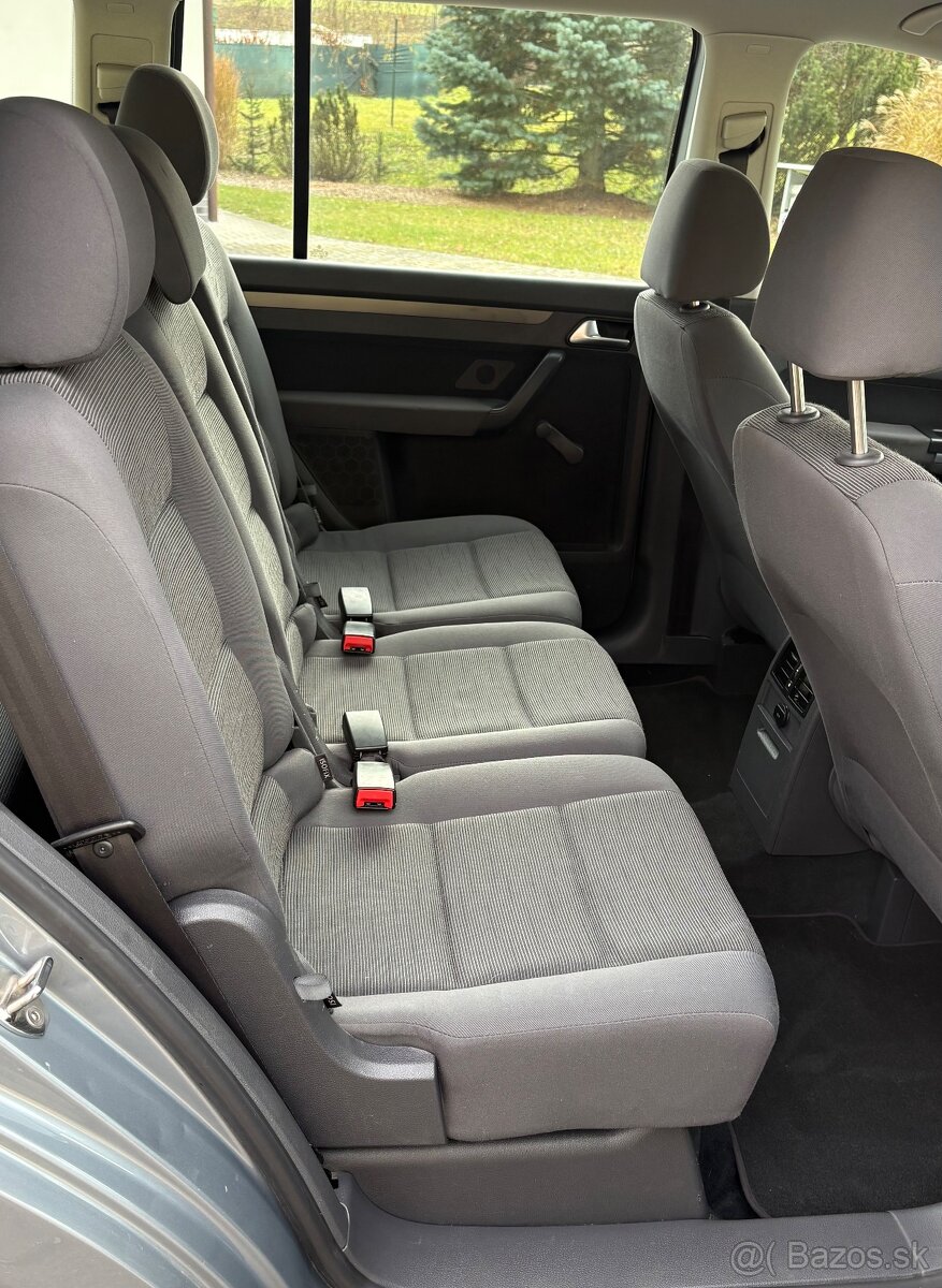 VOLKSWAGEN TOURAN 1.9 TDI 77KW BEZ DPF 2010 7 MIEST - 17