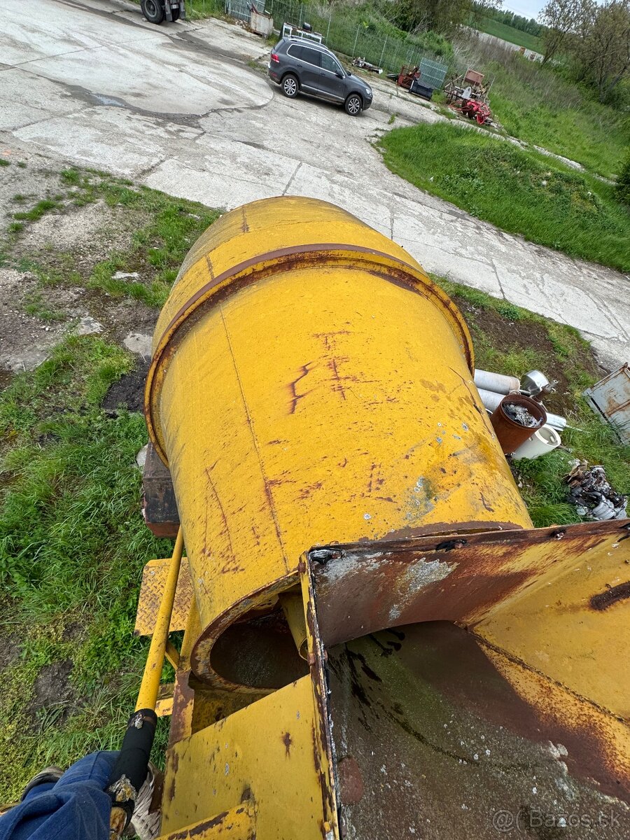 Predávam plášte disky kolesá na Poľno náradie stroje - 17