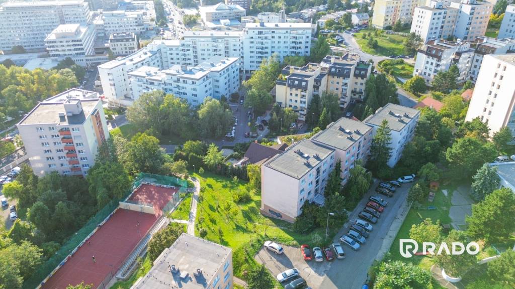 RADO | Komplet zrekonštruovaný 3i byt s 2 loggiami | Kramáre - 17