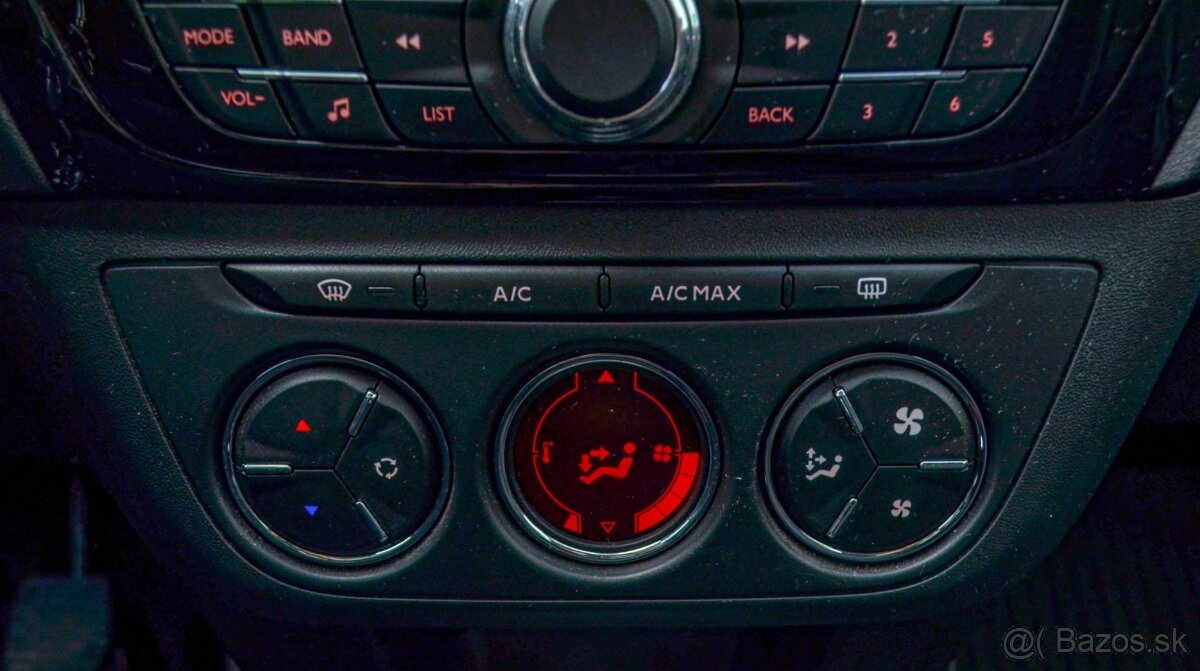 Peugeot 301 1.2 PureTech Allure - 17