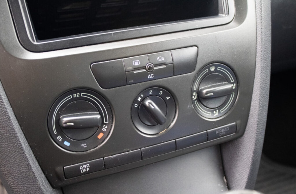 Škoda Octavia 2 z roku 2007 - 17