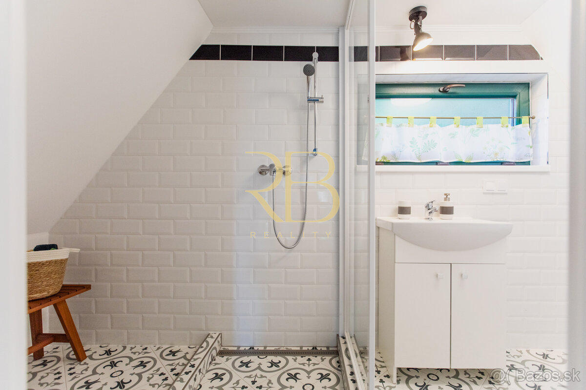 NA PREDAJ _Dizajnová chata_komplet_rekonšt._ Rakaca - 17