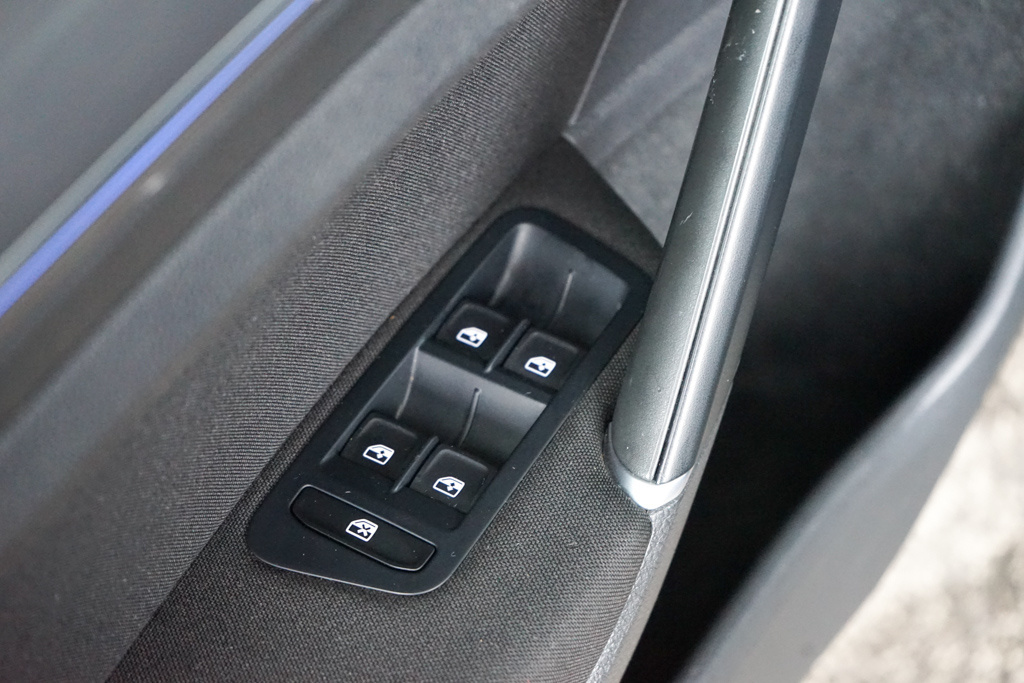 28- VOLKSWAGEN Golf, 2018, elektrina, 100 kW - 17