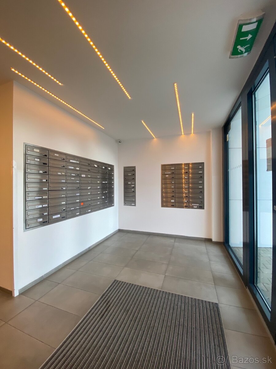 2i.byt Vietnamská ul., 1x GAR. PARKING v cene, 3/7p., loggia - 17