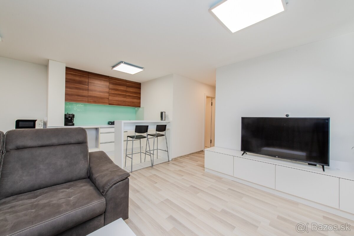 Areál | Polyfunkčná budova s 3 samostatnými bytmi, Ružinov - 17